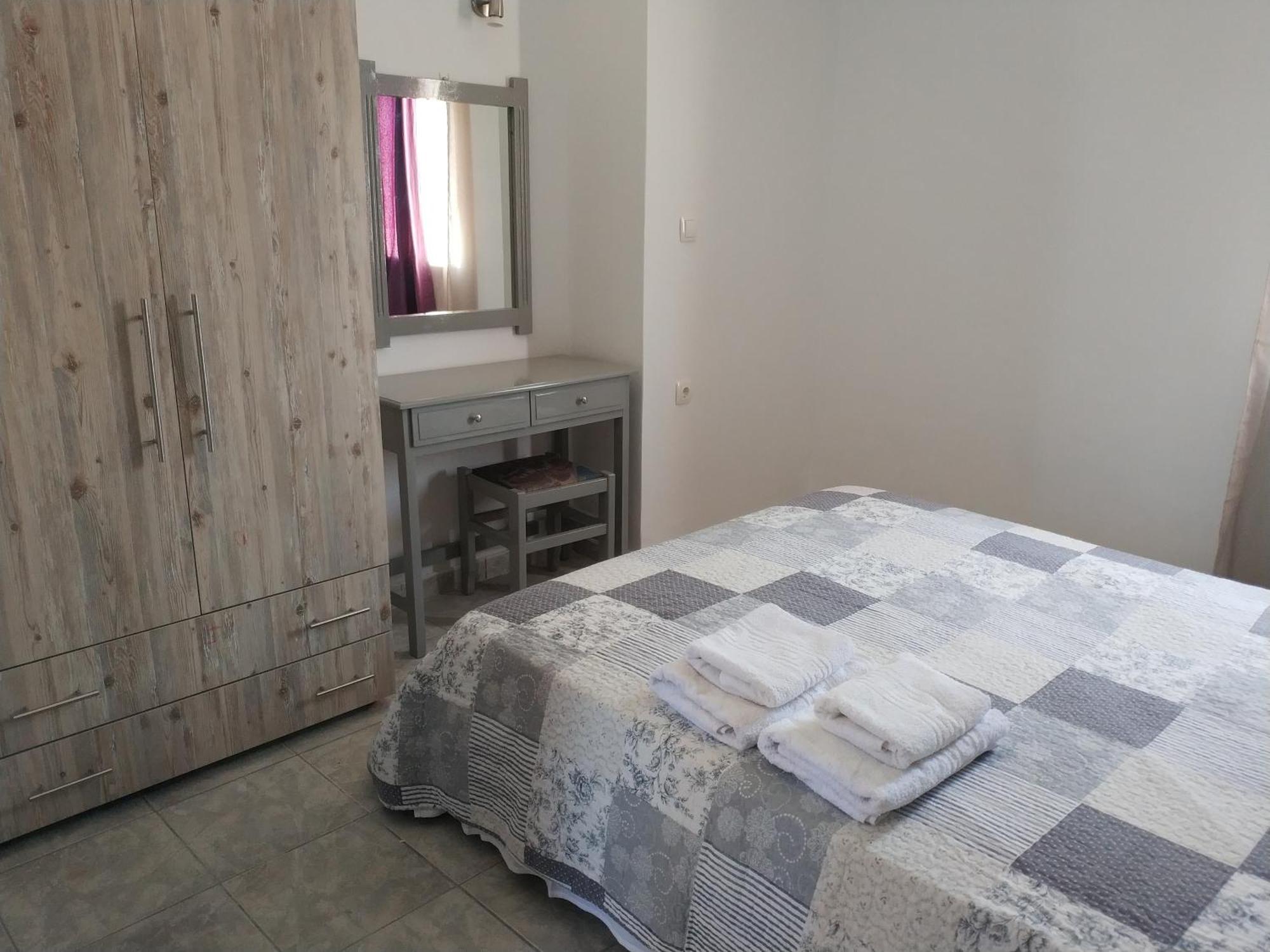 Nikos Apartments Agia Marina Zimmer foto